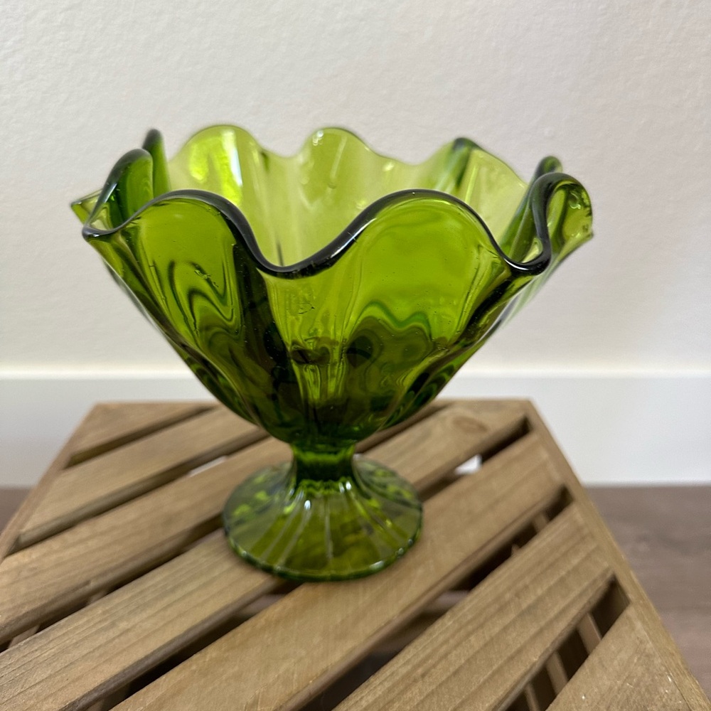 1960's L. E. Smith Pedestal Green Art Glass Bowl MCM